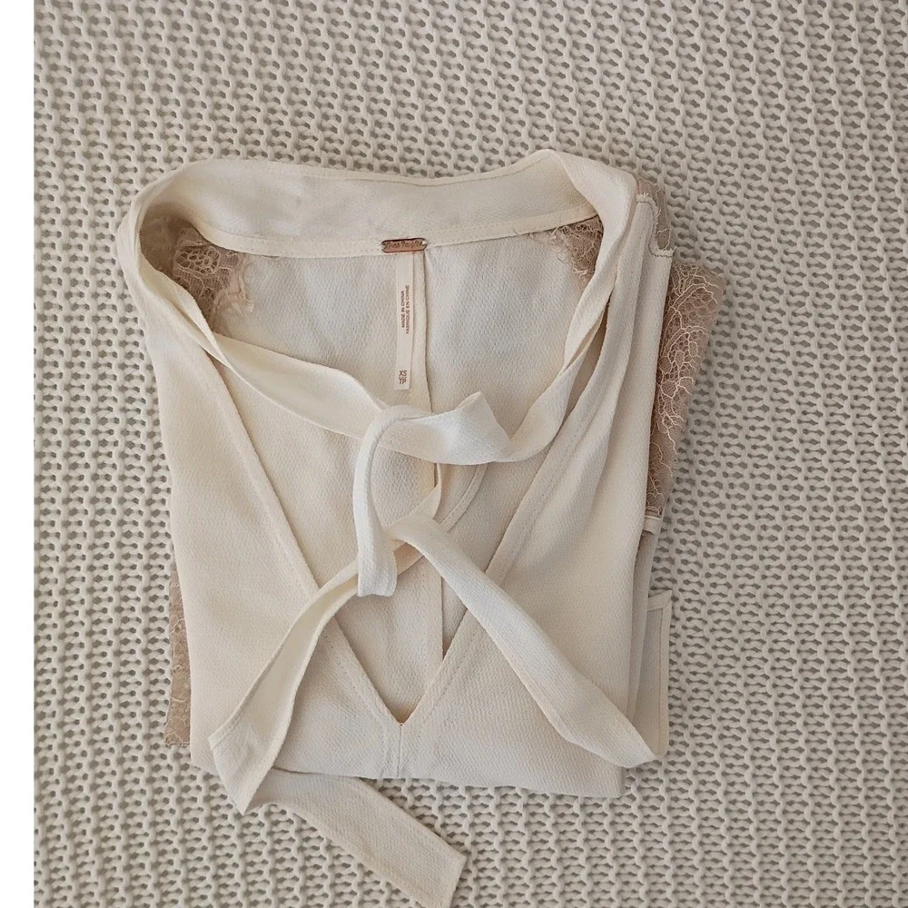 Free People Cream Lace Trim V-Neck Tie Front Blouse S Boho Ethereal Romantic Top